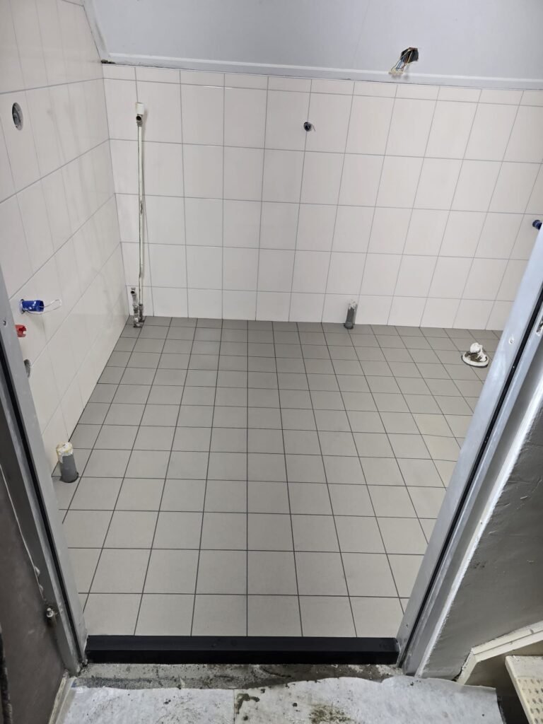 1c35afe0-e0bb-4f2e-9e66-c6c255f3875e