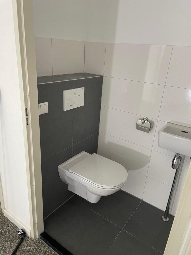 a355afa5-c25f-41ec-ae25-12431bc390d0